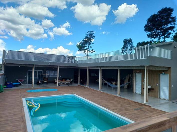 Casas e apartamentos de temporada para 20 pessoas, com piscina e terraço, com animais de estimação em Bom Jesus dos Perdões