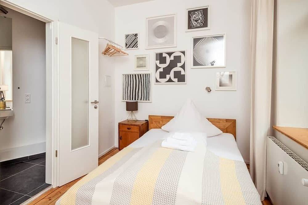 Künstlerzimmer 1.4 - das Abstrakte mit Badewanne in Gera, Ostthüringen