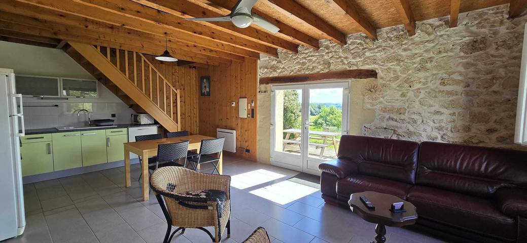 Gîte pour 5 personnes, avec terrasse ainsi que jardin et piscine dans le Gers - 3