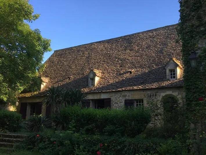 Location de vacances pour 10 personnes, avec vue ainsi que piscine et terrasse à Valojoulx - 4