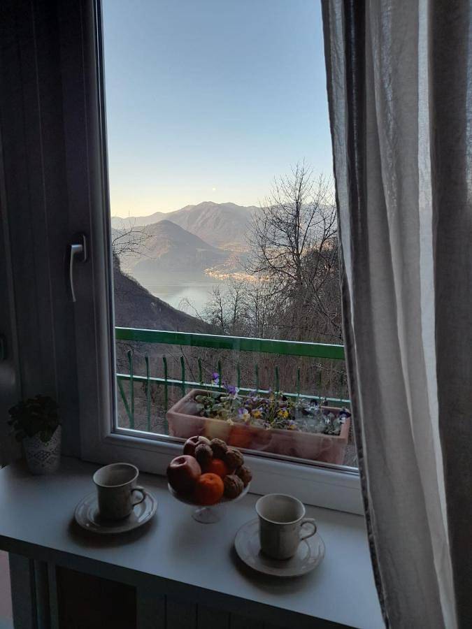 B&b per 2 persone, con Balcone e Vista lago nonché Panorama a Comune di Pisogne