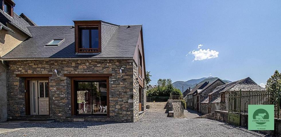 Chalet pour 8 personnes, avec Jacuzzi et Terrasse ainsi que Jardin et Vue