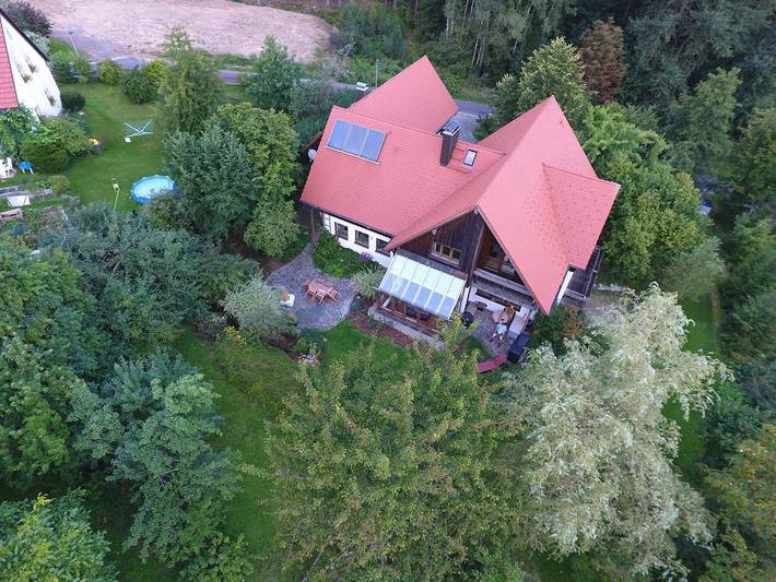 Ferienwohnung für 4 Personen, mit Balkon/Terrasse und Balkon sowie Terrasse und Garten im Fichtelgebirge