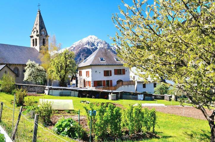 Hôtel pour 3 personnes, avec terrasse et jardin