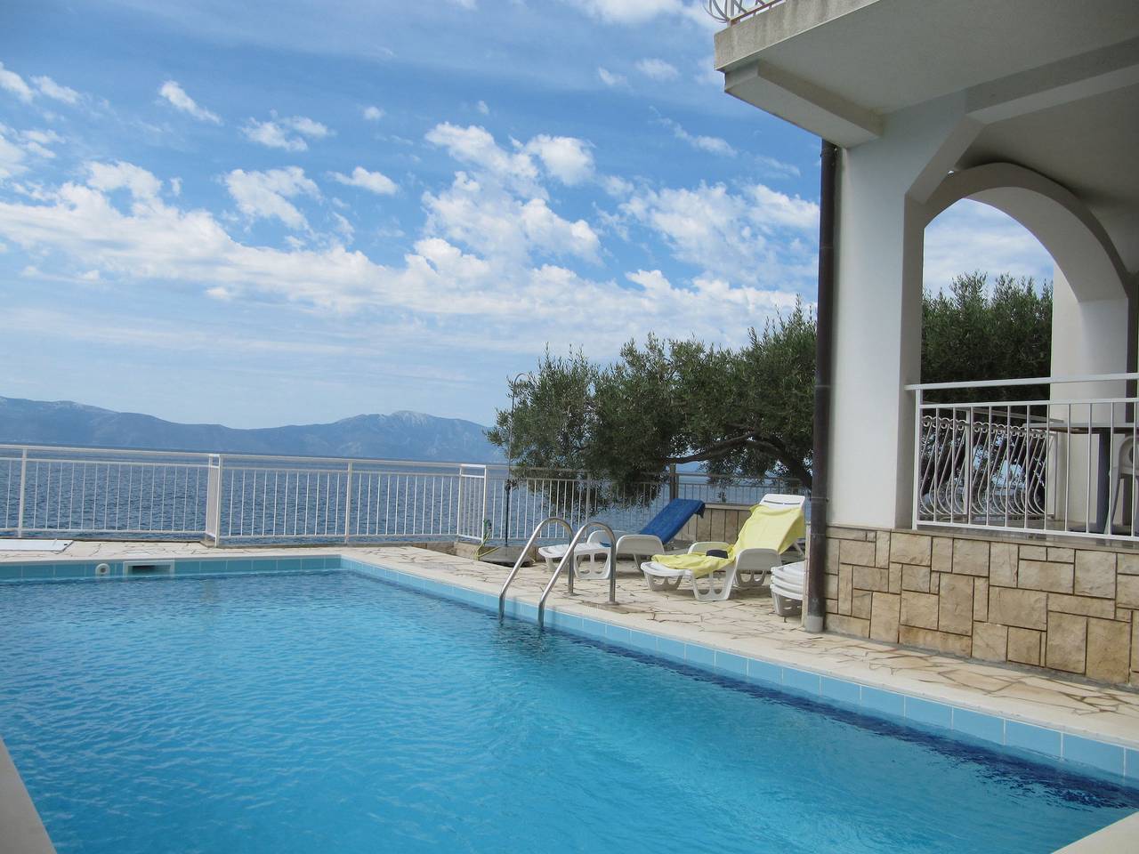 Rooms Falcon in Brist, Makarska Riviera