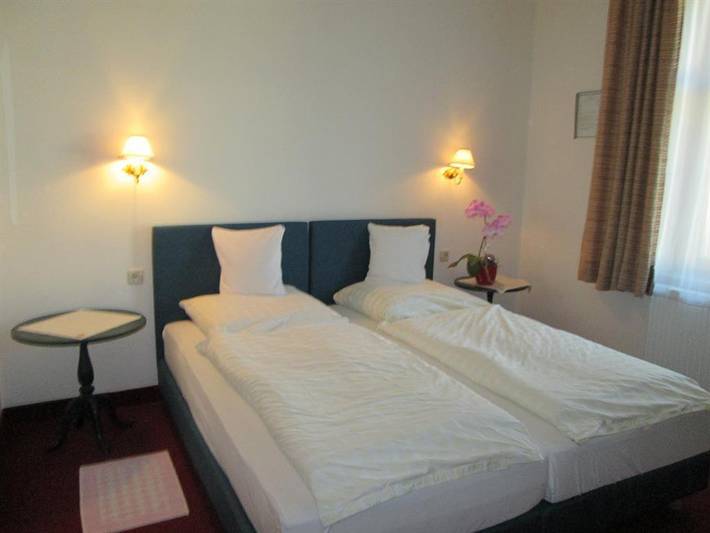 Ganze Ferienwohnung, Standard Doppelzimmer Dusche/Wc,Tv, in Kössen, Kaiserwinkl