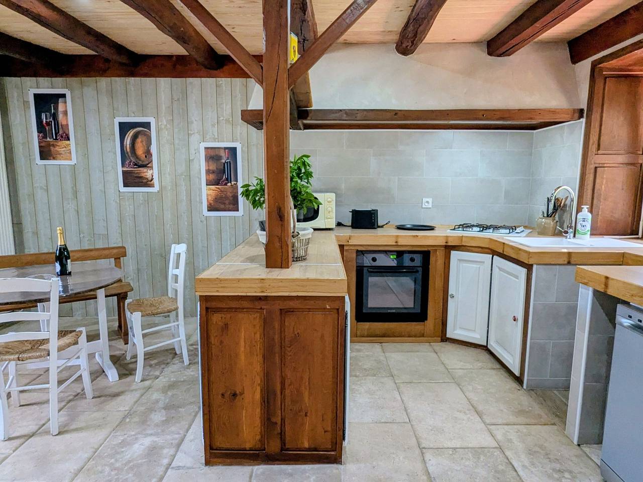Maison en pierre rénovée à Bèze - 4 pers. in Bèze (homonymie), Région de Dijon