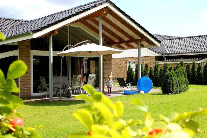 Ferienhaus für 7 Personen, mit Terrasse und Garten sowie Sauna