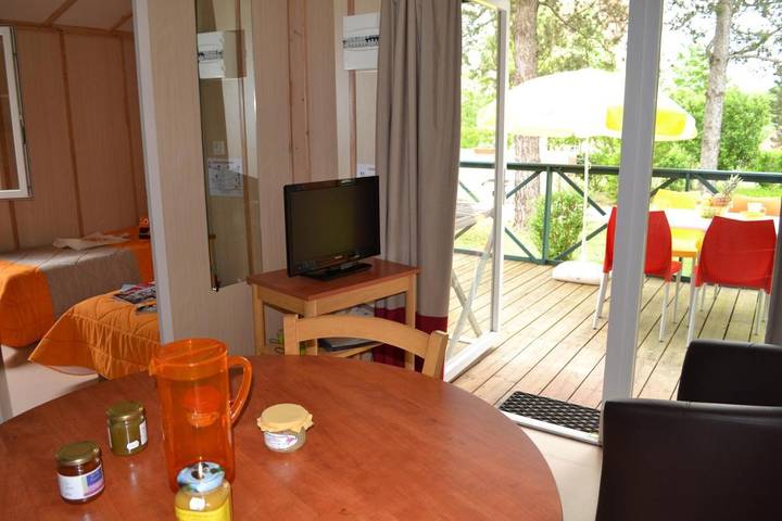 Parc de vacances pour 2 personnes, avec piscine et jardin, animaux acceptés à La Bussière - 4