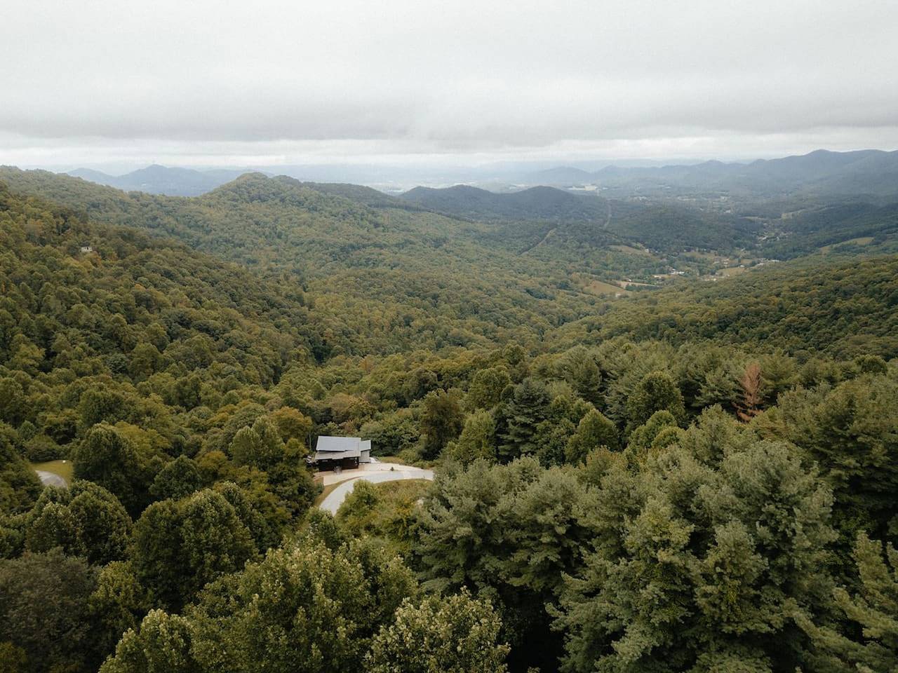 Private Luxury Mountain View Getaway at Cloud 9 in Buncombe County