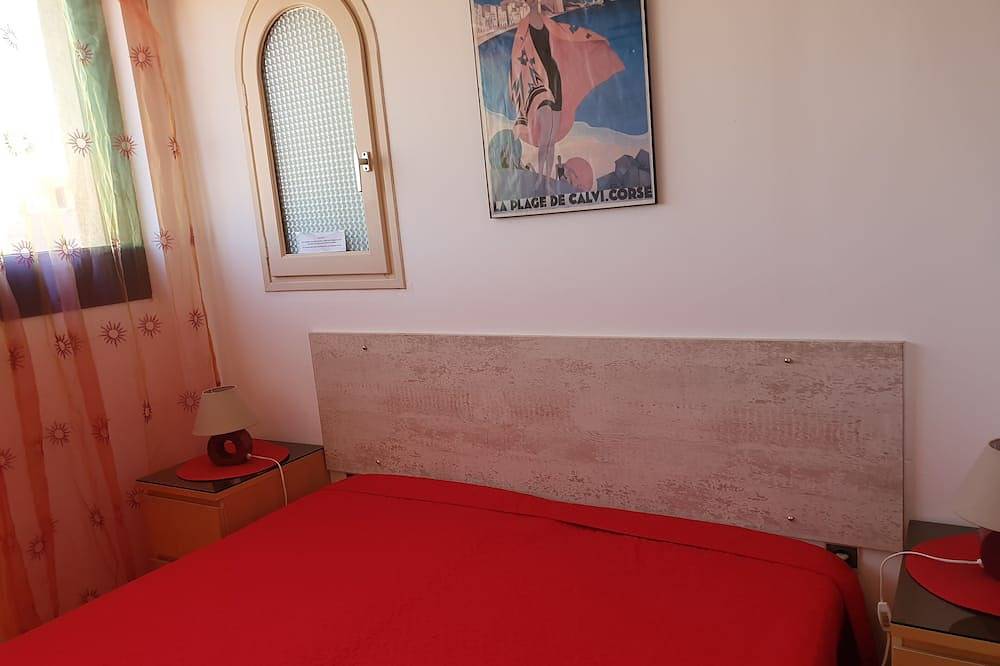 Appartement entier, Bord de mer à 30m, Plage à 100m, Algajola, Corse, T2 Superbe vue Mer, Terrasse in Algajola, Région de Calvi