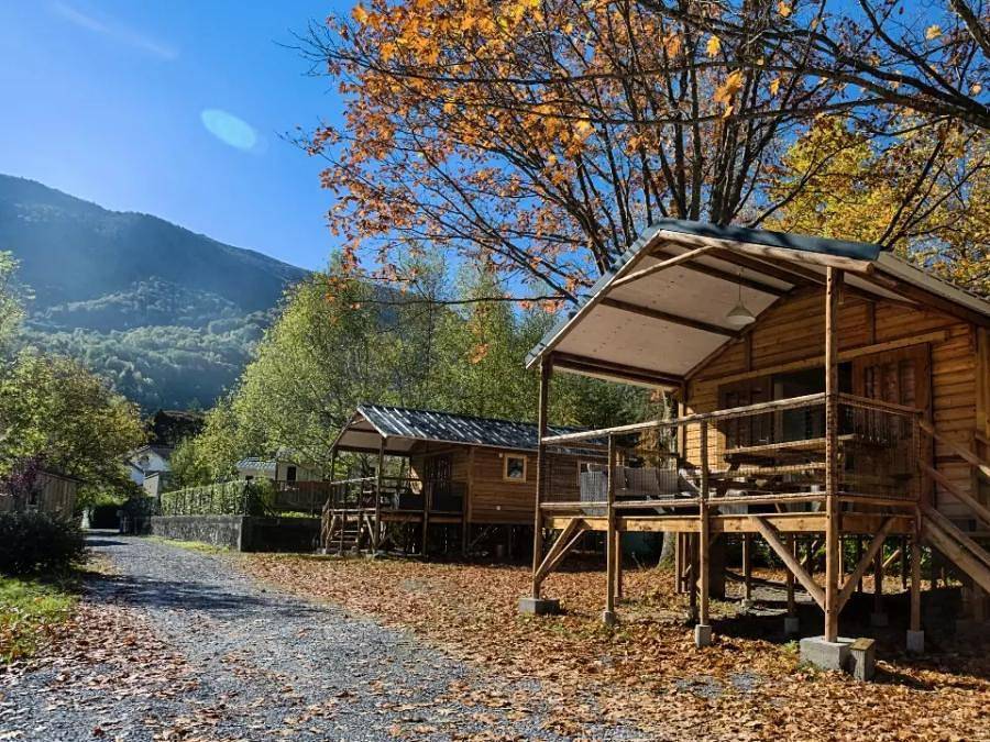 Camping Des Gaves - Unique 5 persons - Cabane sur Pilotis 3 Pièces 5 Personnes in Laruns, Béarn