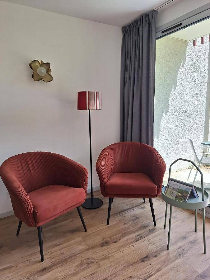 Gîte pour 2 personnes, avec vue ainsi que jardin et piscine à Souraïde - 2