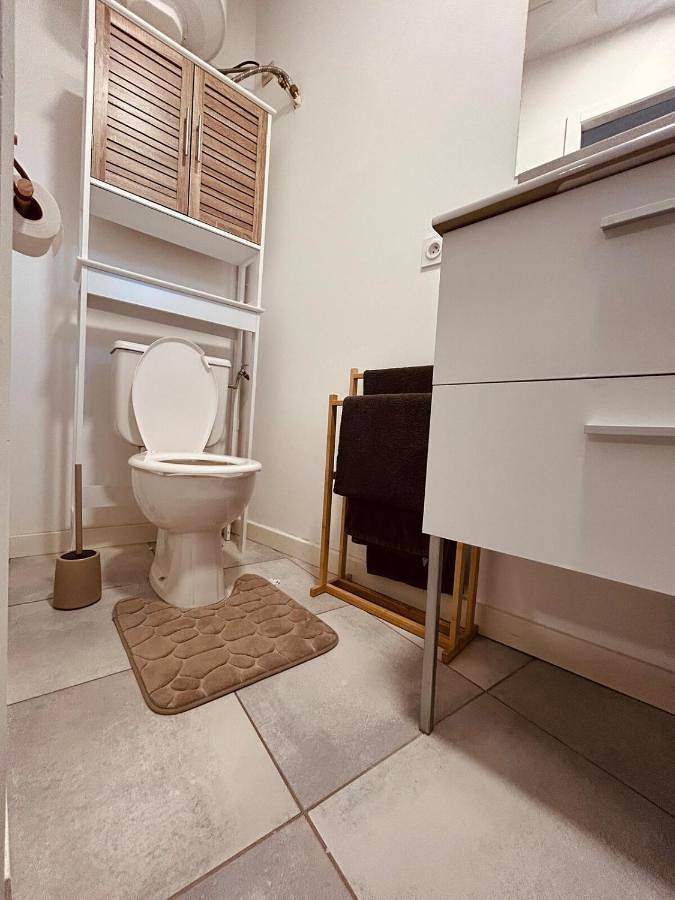 Gîte pour 2 personnes, avec terrasse à Loyettes - 3