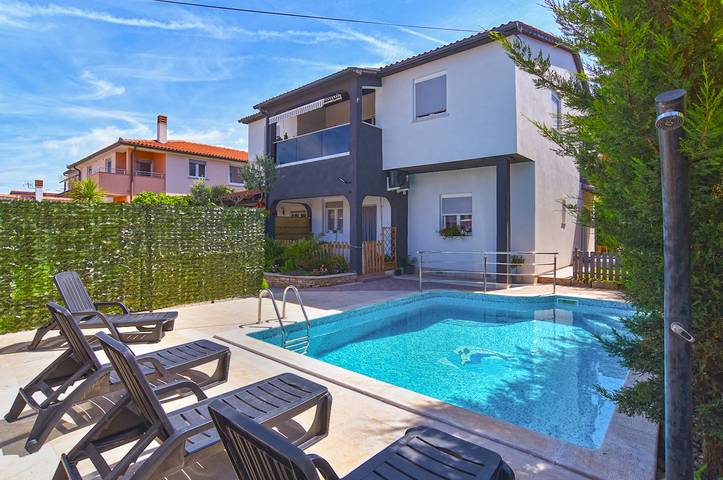 Ferienwohnung für 3 Personen, mit Terrasse und Pool - 1