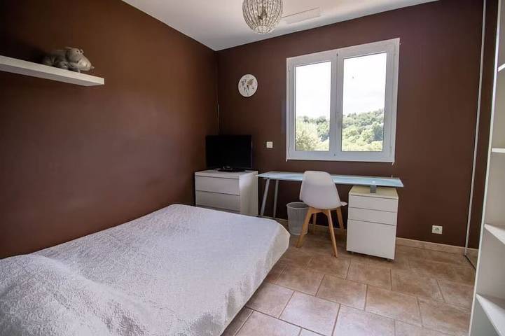 Location de vacances pour 8 personnes, avec jardin et terrasse à Les Adrets-de-l'Estérel - 3
