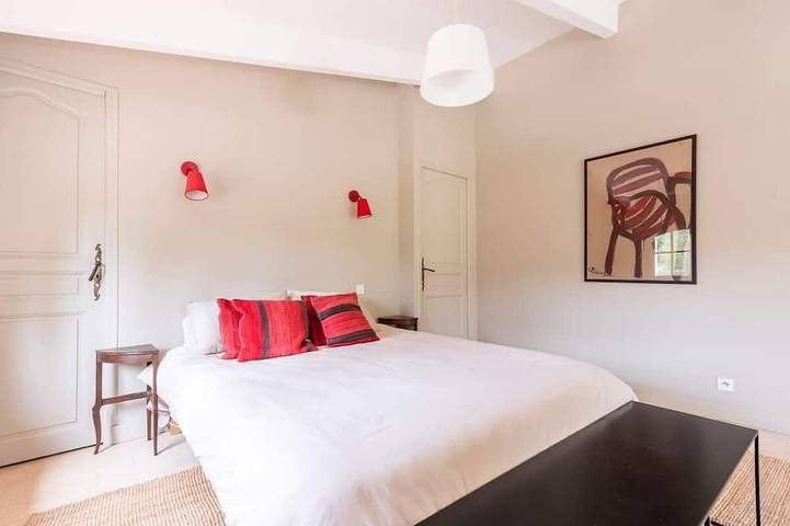 Location de vacances pour 8 personnes, avec jardin et terrasse à Rognes - 4