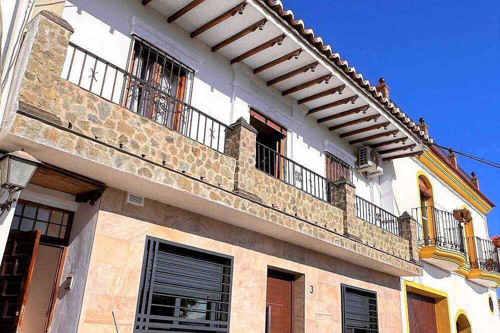 Entire apartment, Casa Juan María,¡ A tan sólo 21 minutos del Caminito del Rey, 12.8 Km x Ma-5403 in Álora, Málaga Province