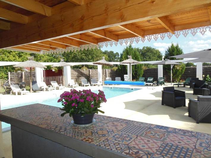 Chambre d’hôte pour 2 personnes, avec jardin et piscine ainsi que sauna et vue