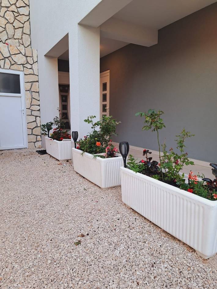 Ganze Wohnung, 3-Zimmer-Ferienwohnung mit Terrasse und Meerblick Podstrana, Split A-20835-a in Podstrana, Split-Dalmatien