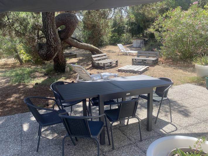 Ferienhaus für 8 Personen, mit Whirlpool und Terrasse sowie Garten und Pool