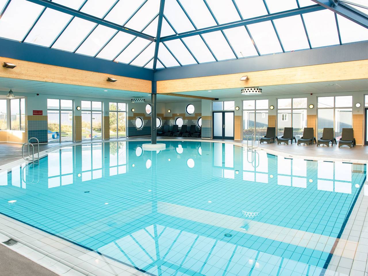Modernes Ferienhaus in Strandnähe in Hollum, Westfriesische Inseln