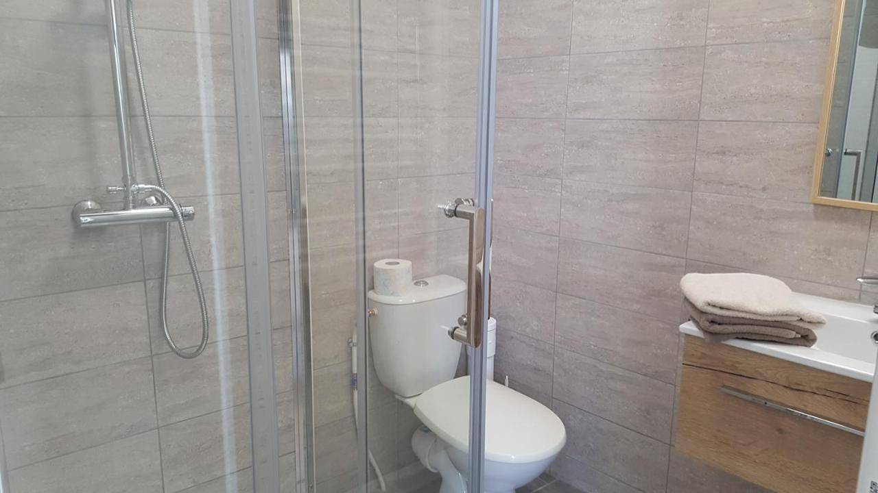 Appartement entier, One-Bedroom Apartment in Airaines, Région d'Amiens