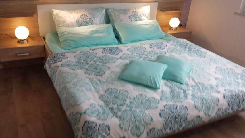 Ferienwohnung für 4 Personen, mit Balkon und Terrasse sowie Sauna in Lierschied