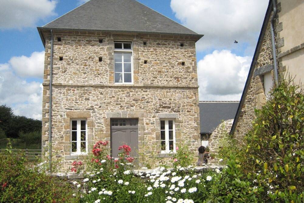 Casa rural encantadora con sauna y gimnasio cerca del mar in La Vendelée, Coutances y alrededores