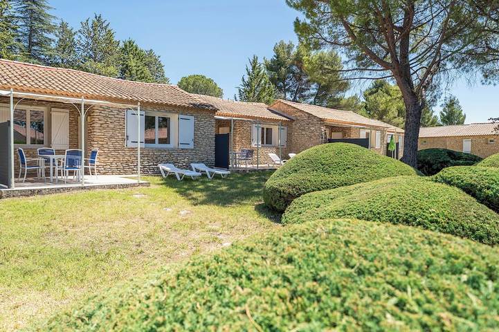 Location de vacances pour 5 personnes, avec piscine et jardin à L'Isle-sur-la-Sorgue