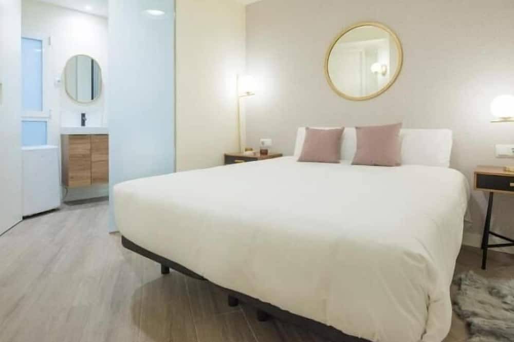 Entire apartment, Comercio 37 Cosy flat for 2 people in Toledo, Toledo Province