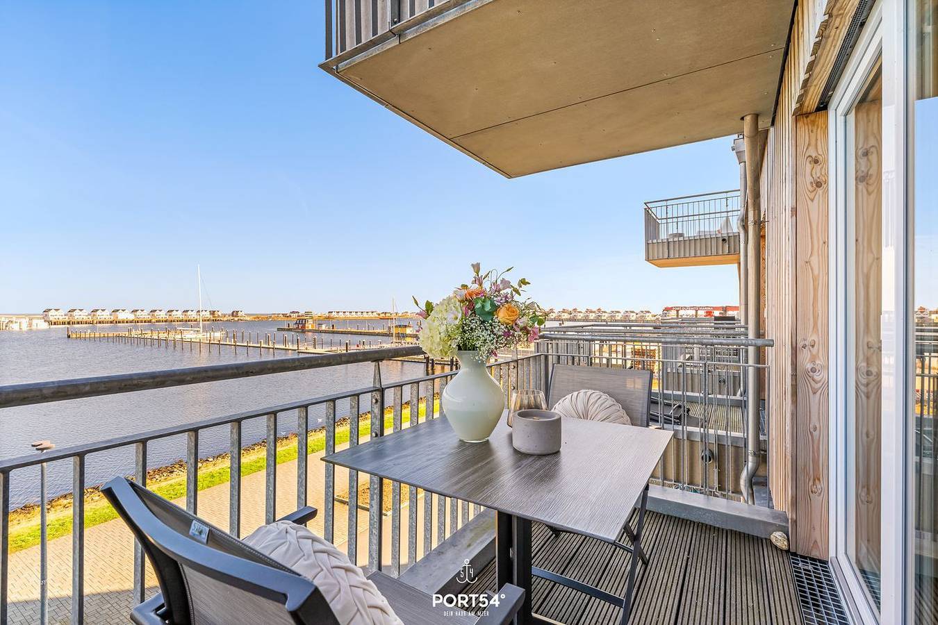 Ganze Wohnung, Biarritz - 2. Stock, Balkon, Hafenblick, Waschmaschine, eigener Parkplatz in Olpenitz, Kappeln