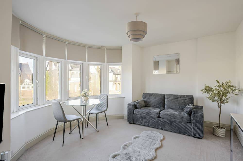 Apartamento entero, Baño privado-Apartamento-Superior-Vista a la Calle in Chelmsford, Essex