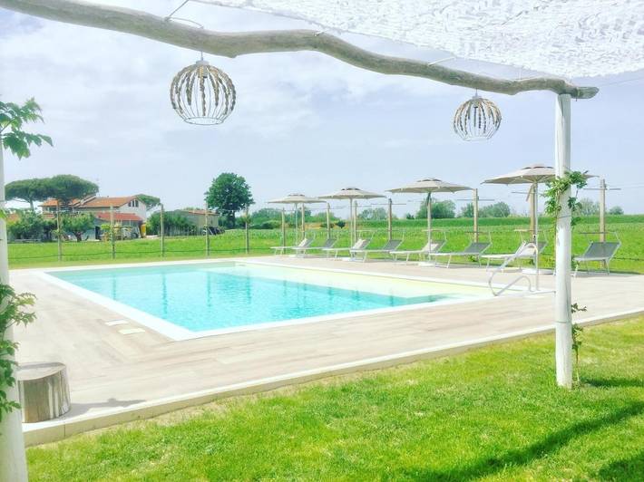 Residence per 4 persone, con Terrazza e Giardino nonché Piscina e Panorama a Ravenna