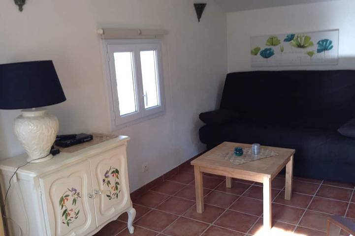 Location de vacances pour 2 personnes, avec terrasse ainsi que jardin et piscine à Salernes - 4