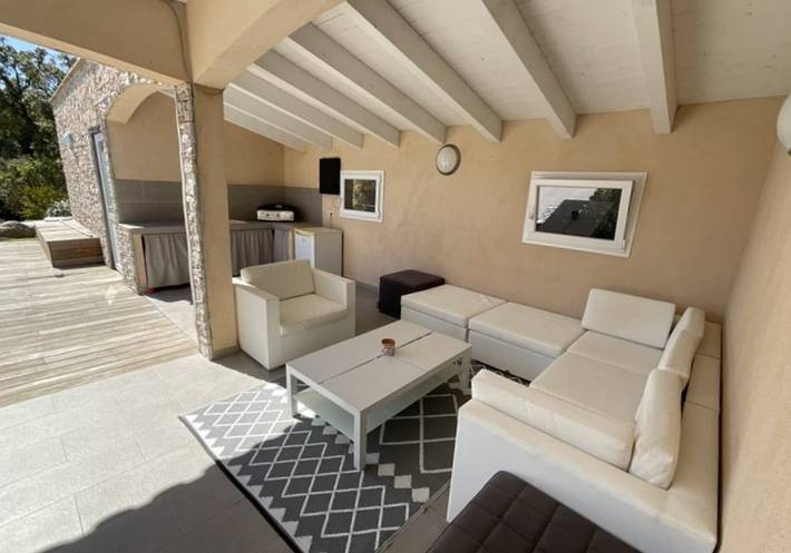 Villa pour 10 personnes, avec terrasse ainsi que jardin et piscine en Corse-du-Sud - 4