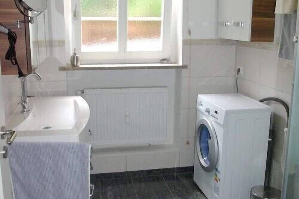 Appartamento intero, Accogliente appartamento di 54 mq, con terrazza, connessione Wi-Fi gratuita in Regensburg, Baviera Orientale