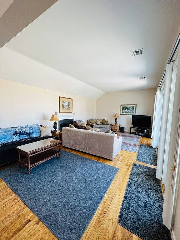 Vacation Home for 14 Guests in Point Pleasant Beach, Jersey Shore