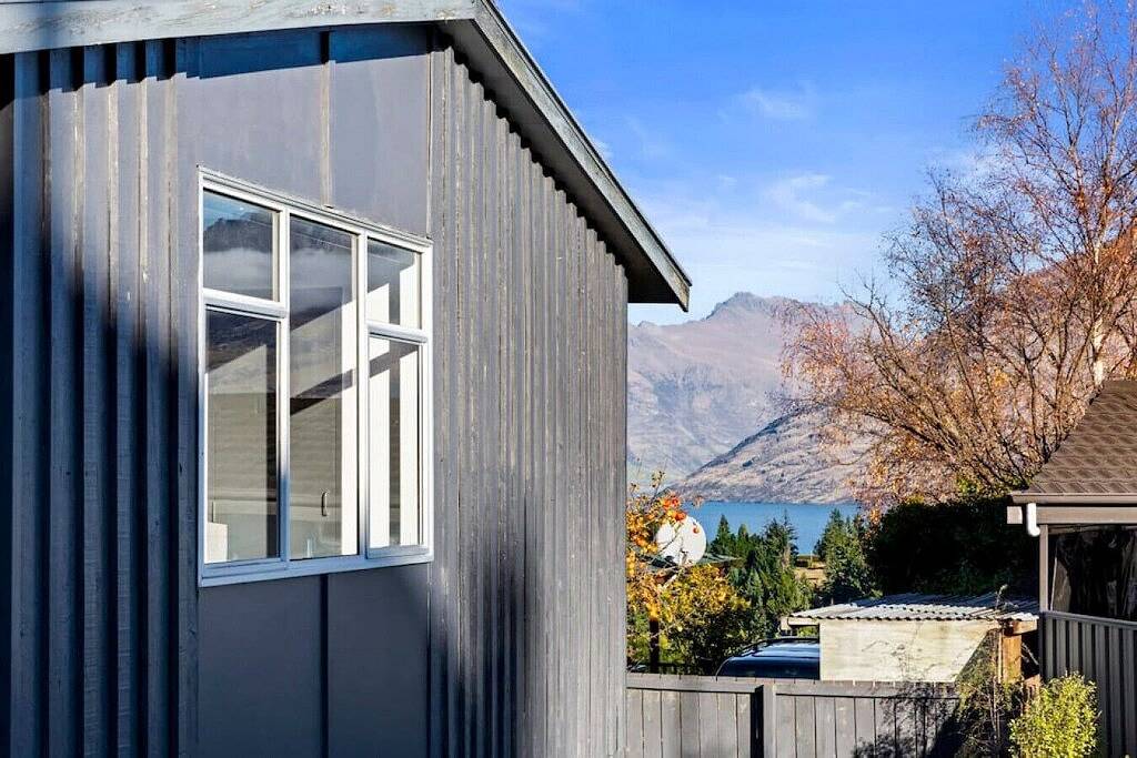 Villa for 4 Guests in Queenstown, Otago