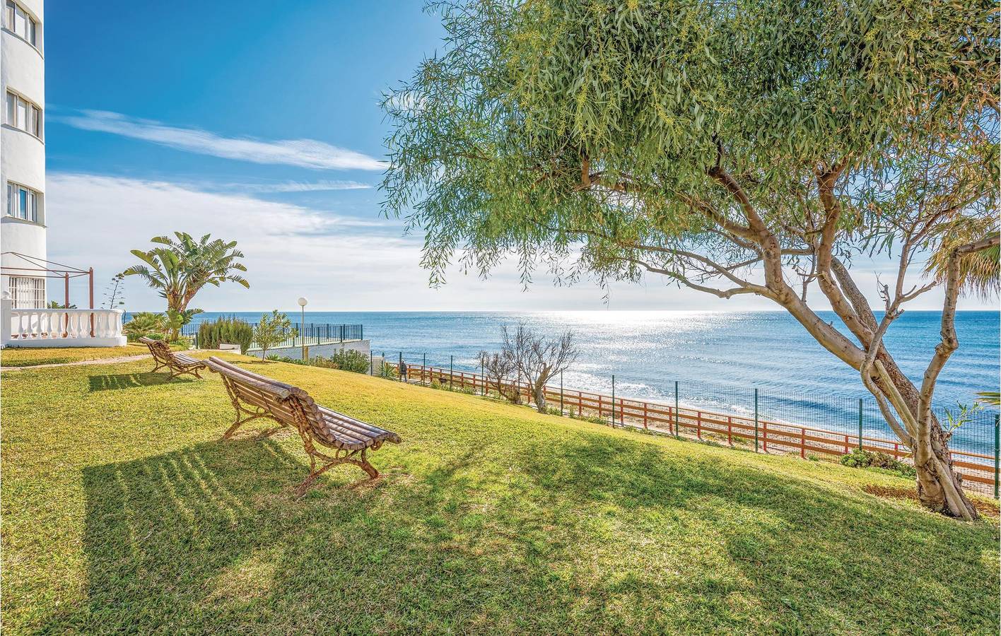 Ganze Ferienwohnung, Gemütliche 1BR w / AC, Pool & Parkplatz in der Nähe von Playa de Calahonda in Sitio de Calahonda, Mijas
