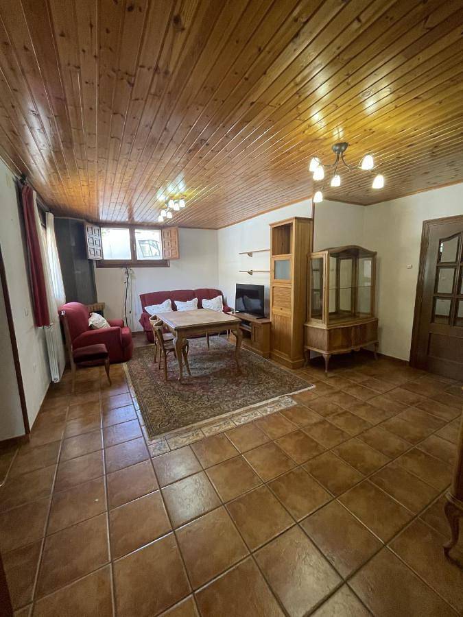 Apartamento de vacaciones para 5 personas en Tierras del Burgo