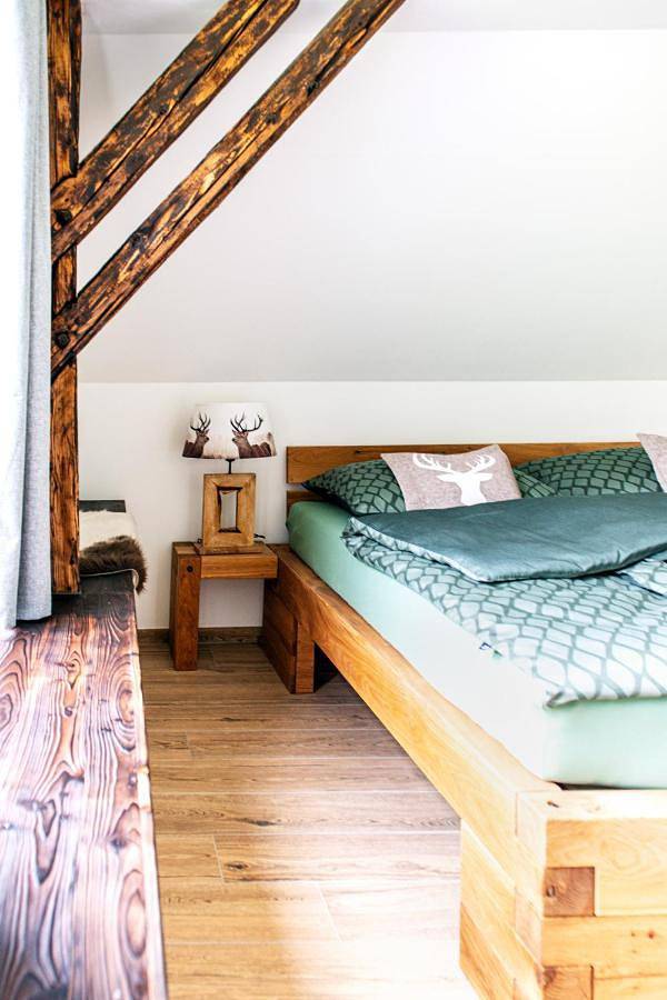 Ferienwohnung für 4 Personen, mit Terrasse und Garten sowie Sauna und Ausblick