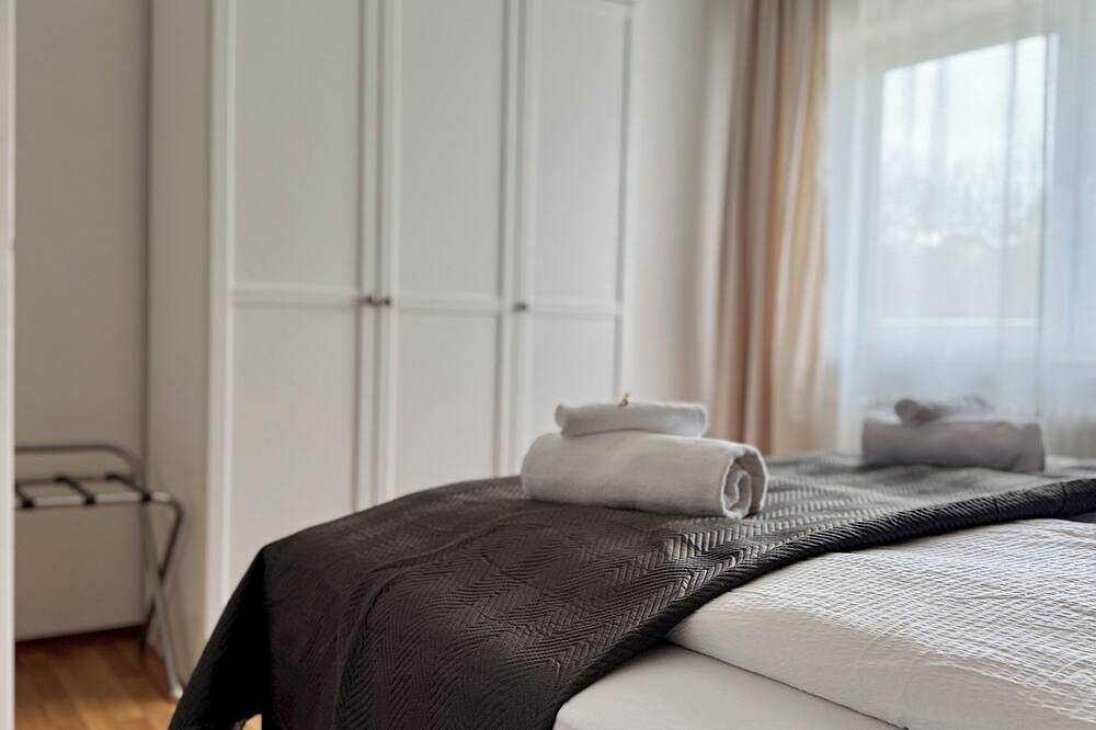 Ganze Wohnung, Grüne Oase in Weikersheim, Zentrum nahe in sehr ruhiger Lage. in Weikersheim, Taubertal