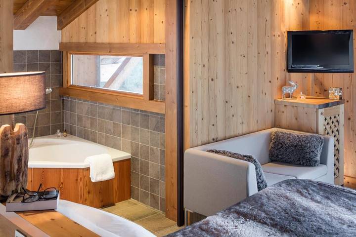 Hôtel pour 2 personnes, avec jardin et jacuzzi ainsi que terrasse et sauna, animaux acceptés à Le Grand-Bornand - 2