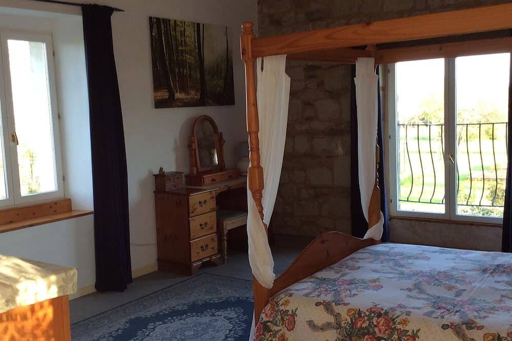La Grange à louer avec piscine - La ville la plus proche est Saumur in Saint-Macaire-du-Bois, Vallée de la Loire