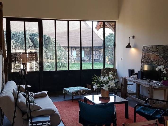 Gîte pour 8 personnes, avec jardin ainsi que terrasse et piscine dans le Jura - 4