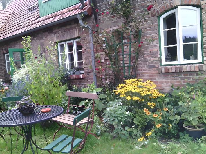 Ganze Wohnung, Ferienwohnung 'FeWo Hannehof' mit Gemeinschaftsterrasse, Gemeinschaftsgarten und WLAN in Tessin, Mecklenburgische Ostseeküste