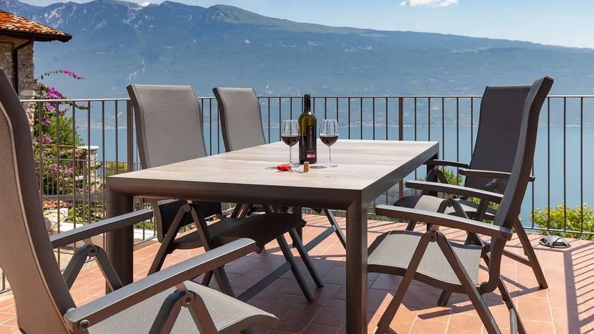 Ferienhaus für 6 Personen, mit Garten und Terrasse in Gargnano