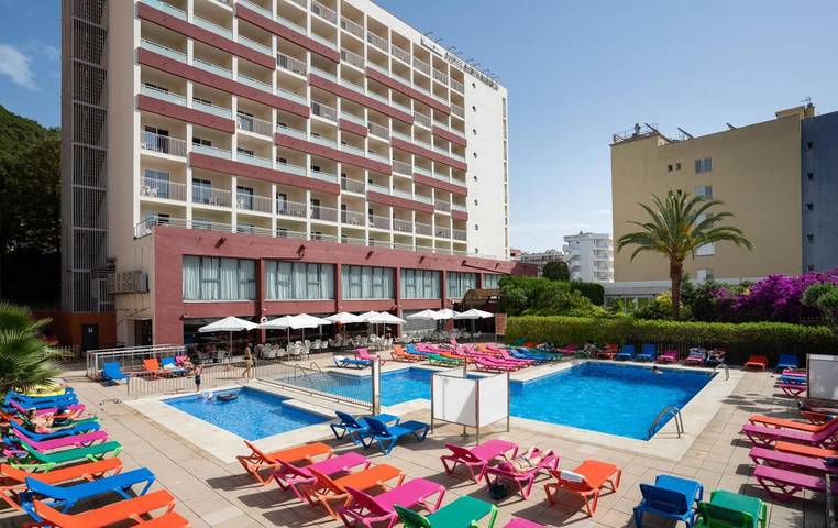 Apartamento para 2 personas, con piscina y balcón además de vistas y piscina para niños en Calella