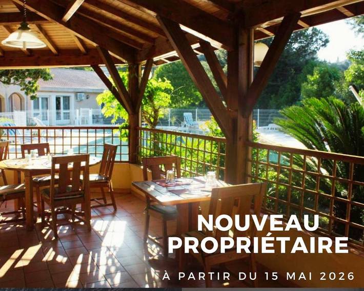 Hôtel pour 2 personnes, avec Terrasse et Jardin ainsi que Piscine et Vue